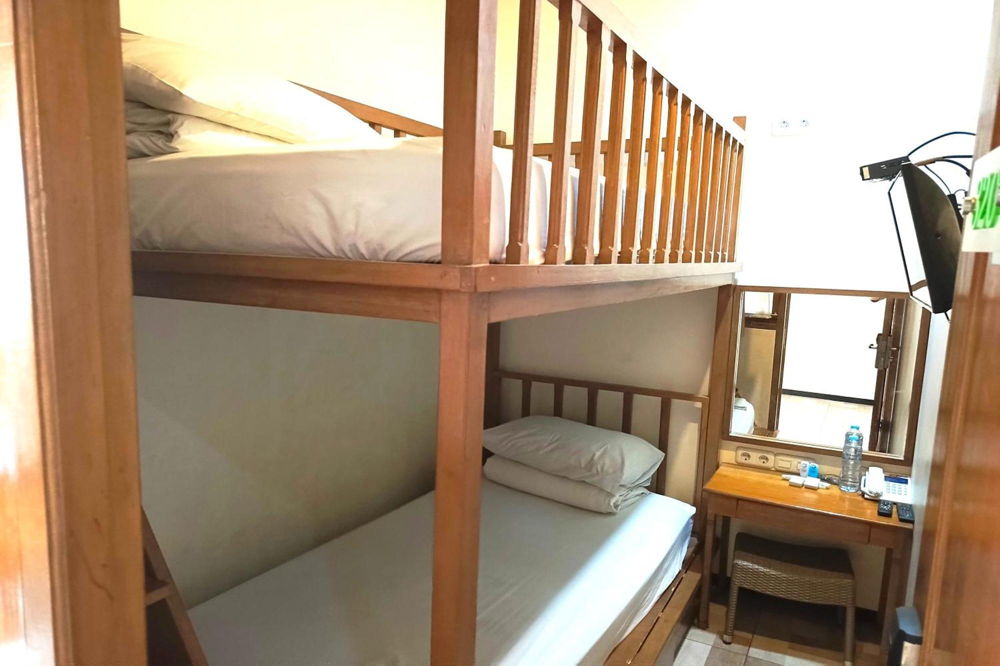 Java Capsule Hotel Malang Exterior foto